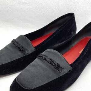 Enzo Angiolini Black Velvet Victorian Edwardian courtesan flat shoes, size 8.5